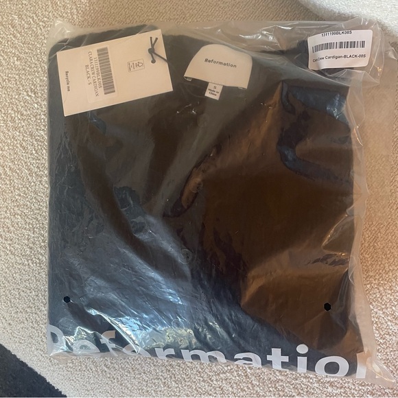NWT Reformation Clara Crew Cardigan in Black Size Small - Picture 10 of 10